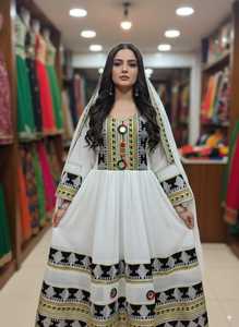 Vente en gros à bas prix Vêtements traditionnels afghans pour femmes Robe longue afghane pour dames avec pompon et broderie de pièces de monnaie Robes décontractées - Product Image 2