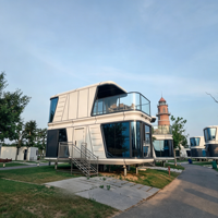 Capsule spatiale préfabriquée double couche personnalisable avec escalier intérieur et verre intimité, idéale pour la construction de stations balnéaires