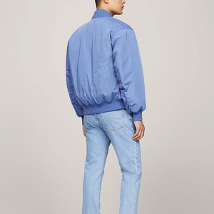 Elegante chaqueta de bombardero ligera con apariencia de moda y sensación suave Chaqueta de invierno de bombardero acogedora con interior suave - Product Image 2