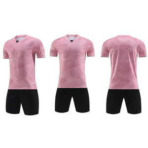 Ensemble de maillots de football pour hommes, uniforme de football personnalisé avec short, vêtements de sport à séchage rapide et fourniture d'impression de logo d'équipe OEM - Product Image 1