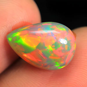 Belle pierre précieuse de cabochon d'opale éthiopienne-Gemmes d'opale en forme de poire-Play Of Fire Pierre naturelle en vrac lisse pour la fabrication de bijoux - Product Image 1