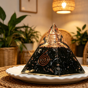 <span class=keywords><strong>Pyramide</strong></span> d'orgone artisanale en améthyste avec bobine de cuivre et cristal de quartz pour la guérison énergétique et l'équilibrage des chakras, cadeau de Noël gravé - Product Image 3