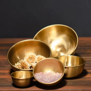 Bol de service en laiton durable, adapté à un usage quotidien et parfait pour les tables à manger traditionnelles - Product Image 1