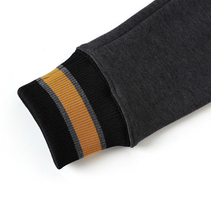 Sudadera de cuello redondo de lana gris oscuro Alpha |   Suéter Unisex de Invierno con Rayas Acanaladas Amarillas y Negras, Estilo Universitario, Forrado - Product Image 4