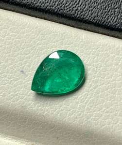 Esmeralda Zambiana Natural Suelta, Corte Pera, 7.70x5.70mm. - Product Image 3