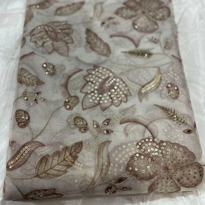 Tissu en soie Taby respirant et écologique, très brodé, motif floral et feuilles, idéal pour la mode de boutique – Vente chaude - Product Image 1