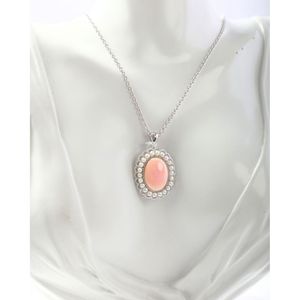 Collier pendentif en perle de coquille de conque Queen - Product Image 2