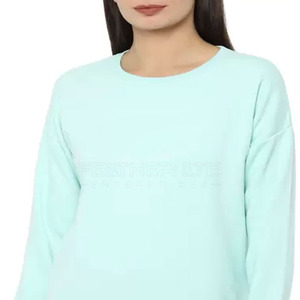 Sudaderas de mujer de color sólido Logotipo impreso personalizado Sudaderas de mujer casuales Fabricación de Pakistán - Product Image 3