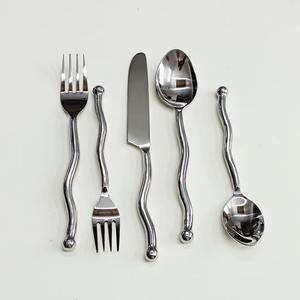 Juego de Cubiertos de acero inoxidable con mango de diseño de palo pulido mate dorado de cuerda de lujo para boda - Product Image 6