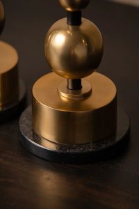 Portavelas de metal de alta calidad con soporte de estilo clásico para iluminación del hogar, mesa de relajación, decoración de dormitorio, artículo de regalo de la India - Product Image 4