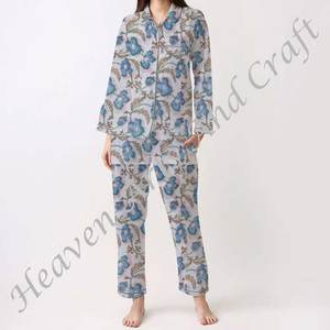 เซ็ตชุดนอนผู้หญิงผ้าคอตตอน100% ชุดชุดนอนชุดนอนผ้านุ่มใส่อยู่บ้านสำหรับฤดูใบไม้ผลิ/ฤดูร้อนลายดอกไม้/ตัวอักษร/ลวดลาย/วันหยุด/PJ093ลายต้นไม้ - Product Image 1