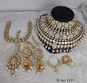 ชุดสร้อยคอแต่งงานสำหรับผู้หญิงและผู้หญิงชุดเครื่องประดับเจ้าสาวแบบดั้งเดิมและแฟนซีเพทายชุบทองและเพชรสังเคราะห์ - Product Image 3