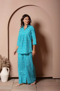 ชุดเซ็ตผ้าฝ้ายคอตตอนสีน้ำเงิน แบรนด์ BANDHEJ เสื้อแขนยาวคอปกพับลายดอกไม้ ผ้าฝ้ายแท้ พร้อมกางเกงขายาว ชุดเซ็ต C-ord ของขวัญสำหรับเธอ - Product Image 6