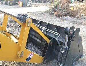 Chargeuse-pelleteuse CAT 420F/420F2 d'occasion avec fonctions numériques, accessoires de préhension et grappin - Prix avantageux à vendre - Product Image 2