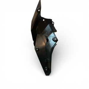 Panel Lateral Interior Izquierdo Original Usado para KTM Duke 125 con Plástico ABS y Material de Fibra de Carbono - Product Image 2