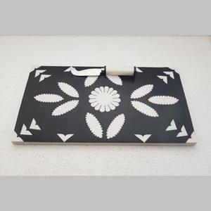 Tabla de Cortar de Resina Blanca y Negra, Diseño de Diseñador, Sostenible, Reutilizable, Rectangular, Apta para Lavavajillas, Tabla de Queso de Resina - Product Image 1