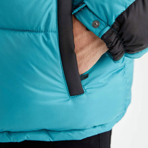 Chaquetas acolchadas para hombre con logotipo de impresión personalizado OEM con cuello levantado, nuevo estilo, diseño superior a la venta, colocación frontal del logotipo - Product Image 4