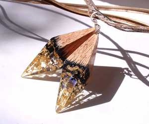 Pendientes creativos de resina de madera de estilo bohemio europeo, pendientes Retro geométricos para mujer hechos a mano por HUMAYUN WORLD CRAFTS - Product Image 3