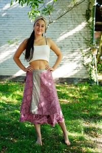 กระโปรงผ้าไหมผ้าส่าหรีสองชั้นวินเทจสำหรับผู้หญิงกระโปรงผูกเอวแต่งด้วยเลื่อมประดับด้วยเลื่อมมีหลายสี - Product Image 3