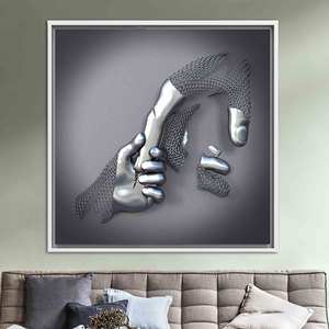 Art mural moderne en verre trempé : œuvre d'art sur toile imprimée avec motif main argentée, toile encadrée blanche - Product Image 1