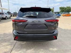 Voiture d'occasion fiable Toyota Highlander LE 2021 - Product Image 5
