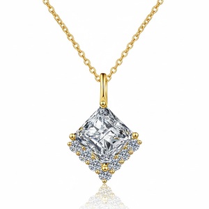 Colliers pendentifs tendance multicolores de forme carrée avec halo de moissanite de 2 carats pour femmes, élégants et de haute qualité - Product Image 2