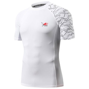 เสื้อแรชการ์ดแขนสั้นสวมใส่สบาย ระบายเหงื่อได้ดี เหมาะสำหรับการออกกำลังกายและไลฟ์สไตล์แอคทีฟสำหรับผู้ชาย - Product Image 1