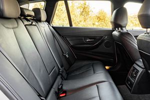 BMW 328i xDrive Sports Wagon 2015 en buen estado - Product Image 3