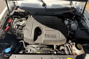 LISTO PARA CONDUCIR - USADO, VOLANTE A LA IZQUIERDA |   CONDUCCIÓN DERECHA |   LAND ROVER DEFENDER 90 X-DYNAMICCC SE 2023 - Product Image 6