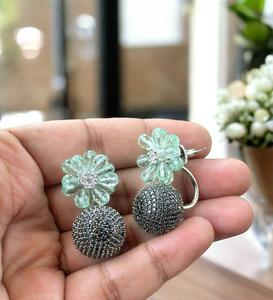 Boucles d'oreilles rubis élégantes de luxe boucles d'oreilles pour filles pour mariages fiançailles en laiton avec émeraude comme pierre principale - Product Image 2