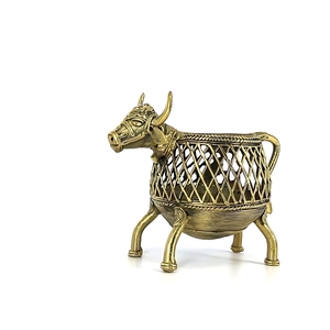 Support à stylos artisanal en laiton, carré de 3,5 pouces, organisateur de bureau en métal et bois - Product Image 3