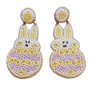 Boucles d'oreilles au design floral complexe artisanal broderie en forme de fleur multicolore bijoux artisanaux vibrants couture légère - Product Image 5