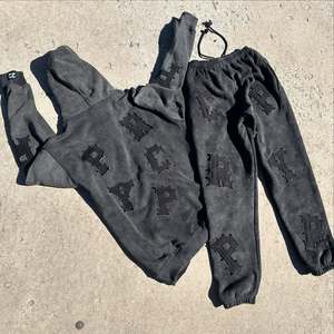 OEM Personnalisé Sunfaded Zipper French Terry Streetwear Fonctionnel Lavage À L'acide Hommes Zip up Rivet Lourd Strass À Capuche - Product Image 4