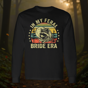 Camiseta de manga larga con diseño vintage de In My Feral Bride Era Raccoon Bride - Product Image 3