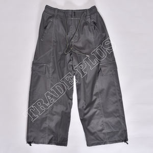 Nuevos pantalones de nieve impermeables Cargo grises de invierno con detalles de puntadas blancas y bolsillos múltiples funcionales - Product Image 1
