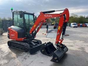 Nouvelle mini-excavatrice Kubota KX027-4, excavatrice compacte sur chenilles, capacité de la benne, faible niveau sonore, cabine, mini-excavatrice Kubota - Product Image 2