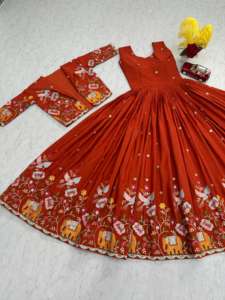 ชุดเดรส Anarkali ออกแบบตามสั่งพร้อมเสื้อคลุมผ้าไหมเครป สินค้าขายส่ง ชุดพื้นเมืองสุดหรูสำหรับผู้หญิง มีจำหน่ายแล้ว - Product Image 4