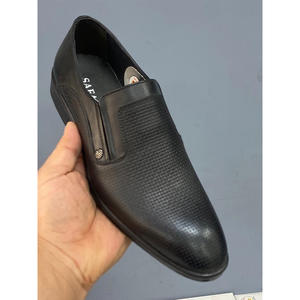 Chaussures en cuir de vachette véritable pour hommes élégantes et durables pour tous les jours ou le travail - Product Image 1