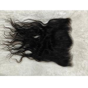 Frontal de encaje HD con acabado ligero e indetectable que proporciona un aspecto natural que combina perfectamente con el cuero cabelludo DE LA India - Product Image 1