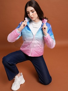 Veste d'hiver matelassée personnalisée, chaude, imperméable, à capuche, tendance, doublure en nylon et polyester respirant, pour femmes - Product Image 6