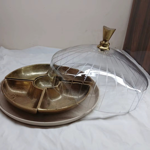 Exhibidor de Pasteles Compacto de Aluminio Ecológico Hecho a Mano, Seguro para Contacto con Alimentos, de Lujo y Bajo Perfil con Cúpula de Vidrio para Exhibición de Postres - Product Image 1