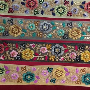 Dentelle brodée florale colorée exquise avec des motifs détaillés, parfaite pour la mode de couture, les robes de mariée, les projets d'artisanat de bricolage - Product Image 6