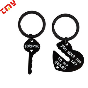 Porte-clés en forme de cœur séparé gravés sur mesure, porte-clés en acier inoxydable durable pour couple, ensemble pour petit ami petite amie - Product Image 4