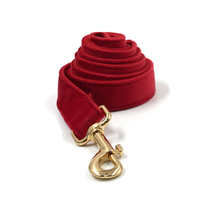Conjunto de arnés y correa de perro de terciopelo rojo elegante de lujo con collar a juego y soporte para bolso - Product Image 3