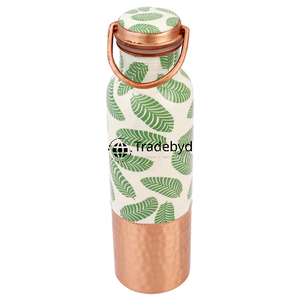 Botella de Cobre Sofisticada de Estilo Clásico con Revestimiento Anticorrosión y Diseño Reutilizable - para un Uso Moderno, Ecológico y Consciente de los Efectos del Consumo - Product Image 1