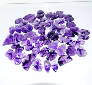 Cabochon d'améthyste naturelle pierre précieuse de quartz en vrac dans toutes les formes et tailles de mélange pour la fabrication de bijoux - Product Image 3