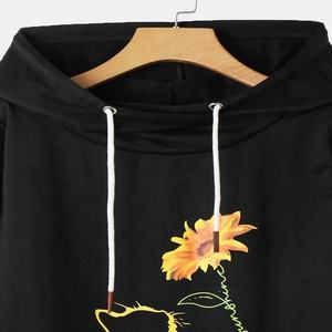 Sudaderas con capucha elegantes de invierno Sudadera con diseño de flores bordadas en negro y amarillo Diseños personalizados OEM Sudaderas con capucha impresas para mujer - Product Image 5