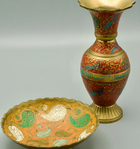 Ensemble de vase et de bol en laiton artisanal vintage, gravé à la main, travail métallique moghol, décor floral orné en relief, centre de table pour la décoration de la maison - Product Image 2