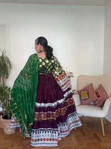 ชุดเดรสแบบดั้งเดิมของผู้หญิงผ้าลูกไม้ลายดอกไม้ระบายอากาศได้ดีปรับแต่งขนาดสีได้ตามต้องการ - Product Image 2