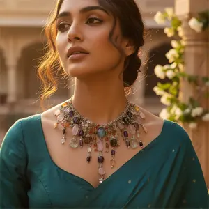 Collar de Perlas y Diamantes con Baño de Oro, Estilo Artesanal y Moderno para Mujer, Tipo Cadena, Estilo Religioso, Ideal para Regalo de Boda - Product Image 1